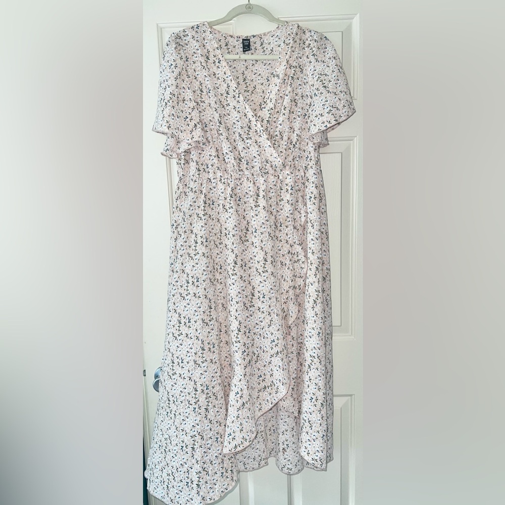 SHEIN Curve Floral Dress in Light Pink